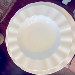 Mikasa wavy bridal veil 1 dinner plate 1 salad bowl